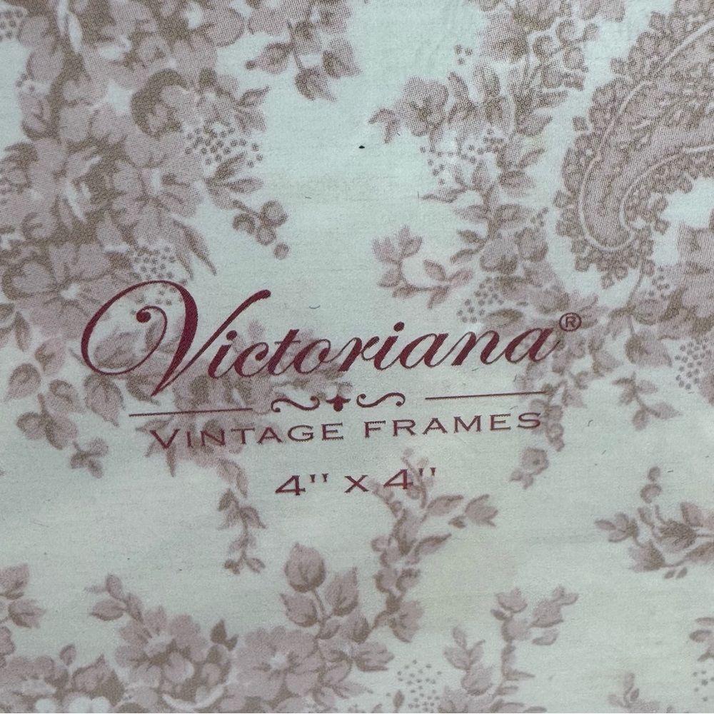 Ornate Silver Picture Frame with Rope Texture - Picture 7 of 10